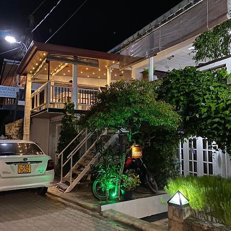 Beach Walk Hotel ウナワトゥナ エクステリア 写真