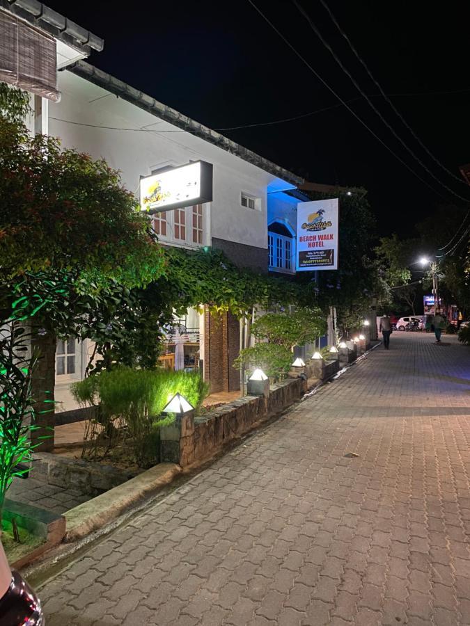 Beach Walk Hotel ウナワトゥナ エクステリア 写真